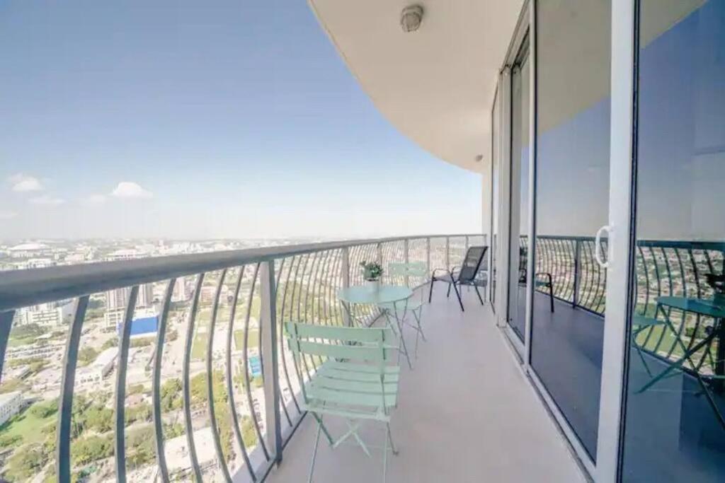 56F 2Bdr PENTHOUSe Mil$ViewBiscaneBayCty FreePKing