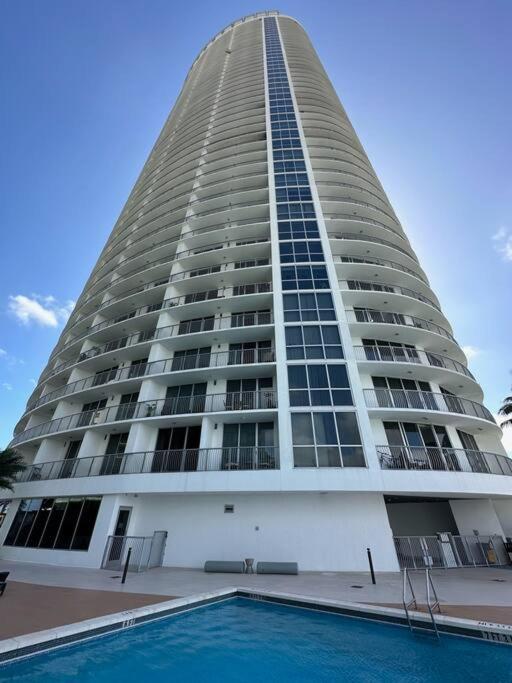 56F 2Bdr PENTHOUSe Mil$ViewBiscaneBayCty FreePKing