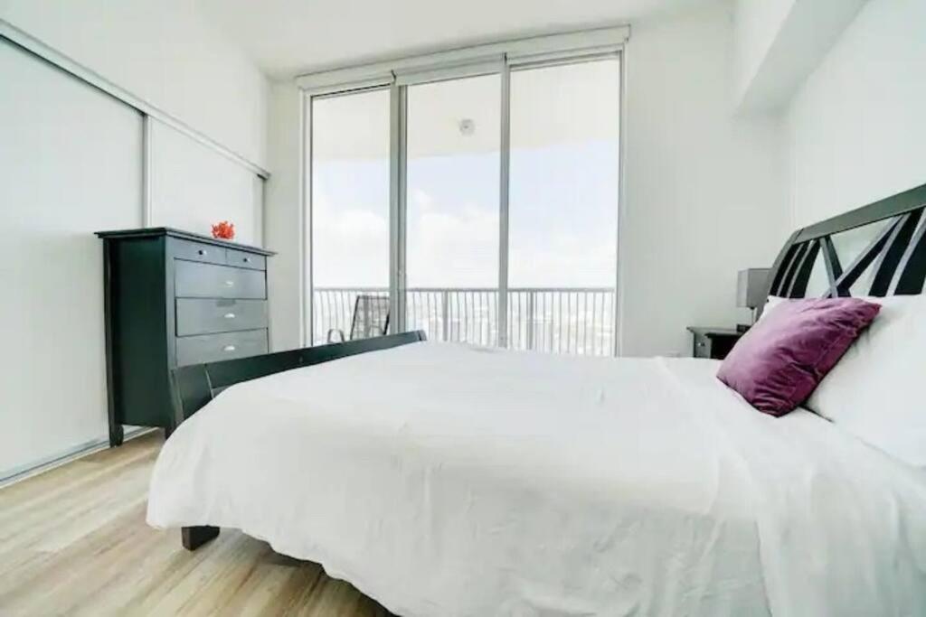 56F 2Bdr PENTHOUSe Mil$ViewBiscaneBayCty FreePKing