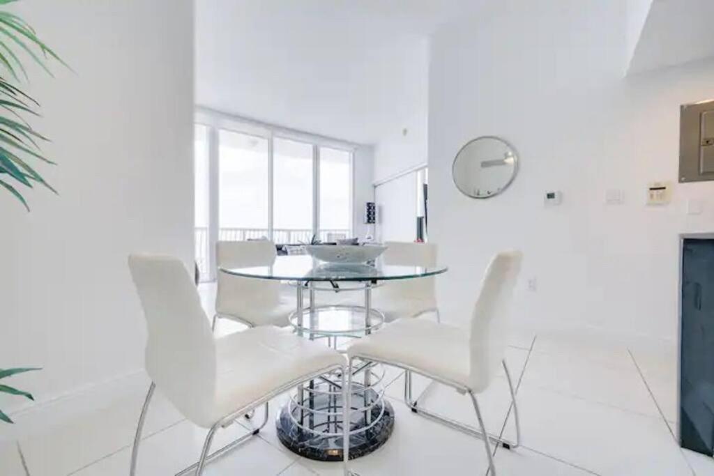56F 2Bdr PENTHOUSe Mil$ViewBiscaneBayCty FreePKing