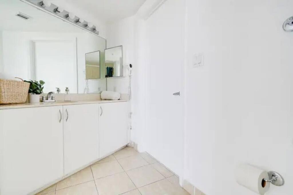 56F 2Bdr PENTHOUSe Mil$ViewBiscaneBayCty FreePKing