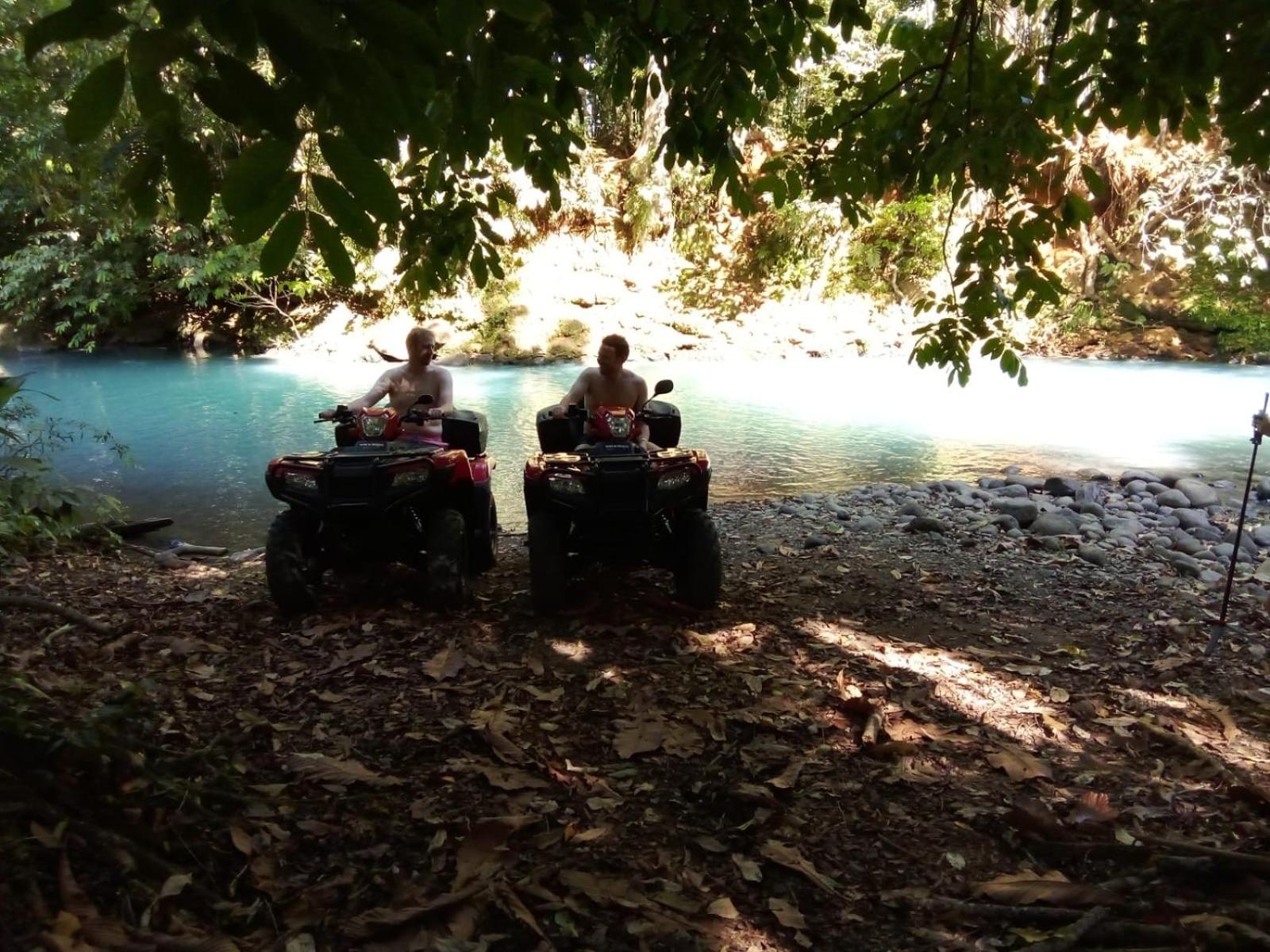Río Celeste, Cacahua Lodge