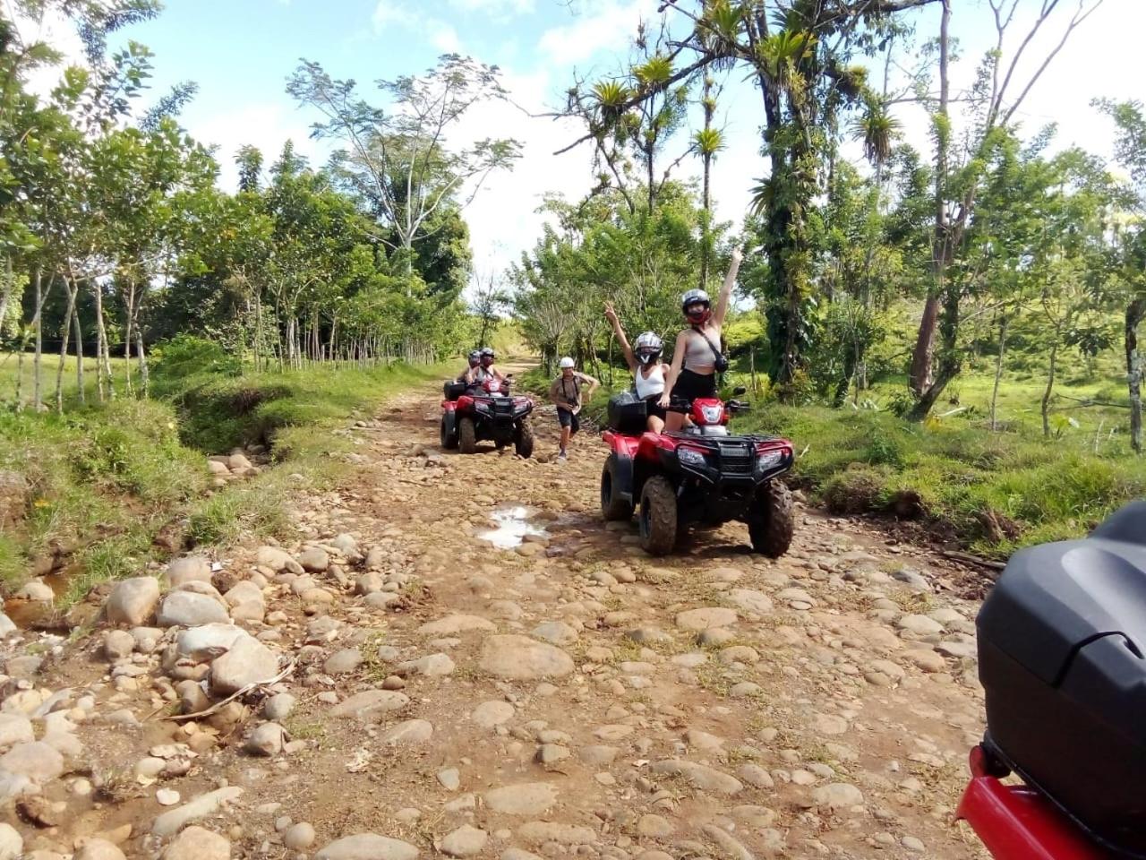 Río Celeste, Cacahua Lodge