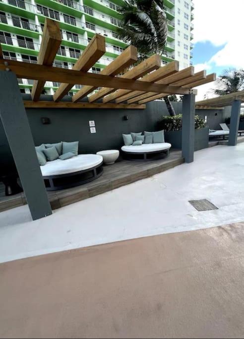 56Floor 2bd 2ba PENTHOUSE 28 Day Minimum Stay Million Dollar View