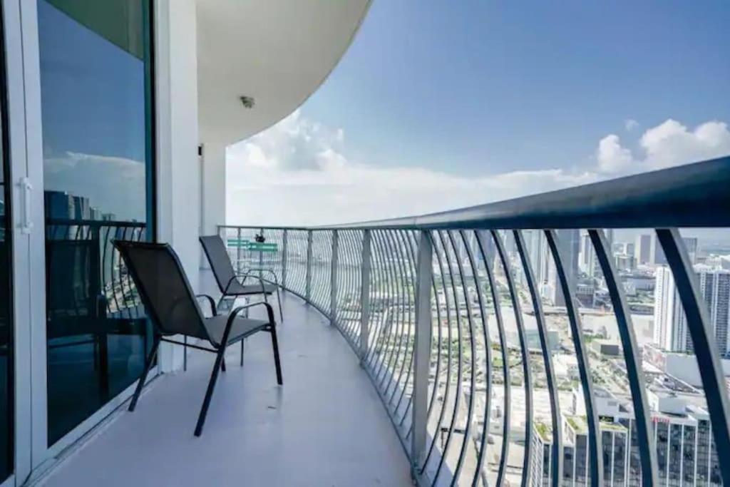 56Floor 2bd 2ba PENTHOUSE 28 Day Minimum Stay Million Dollar View
