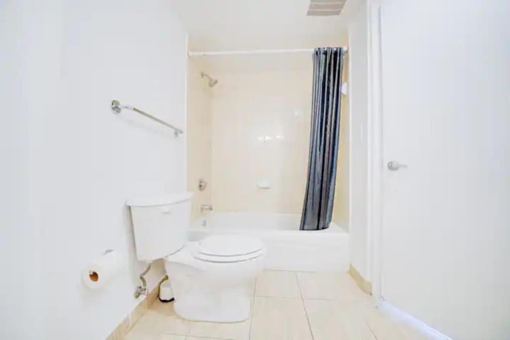 56Floor 2bd 2ba PENTHOUSE 28 Day Minimum Stay Million Dollar View