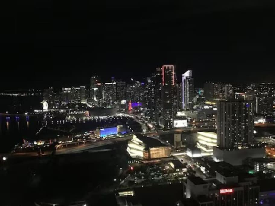 56Floor 2bd 2ba PENTHOUSE 28 Day Minimum Stay Million Dollar View