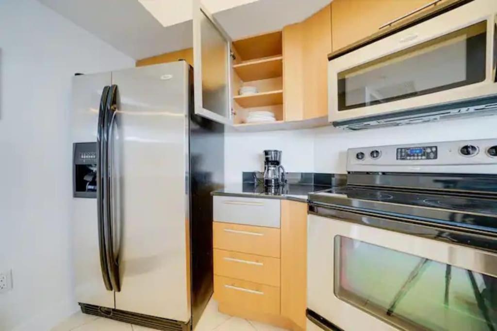 56Floor 2bd 2ba PENTHOUSE 28 Day Minimum Stay Million Dollar View