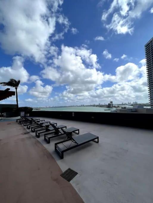 56Floor 2bd 2ba PENTHOUSE 28 Day Minimum Stay Million Dollar View