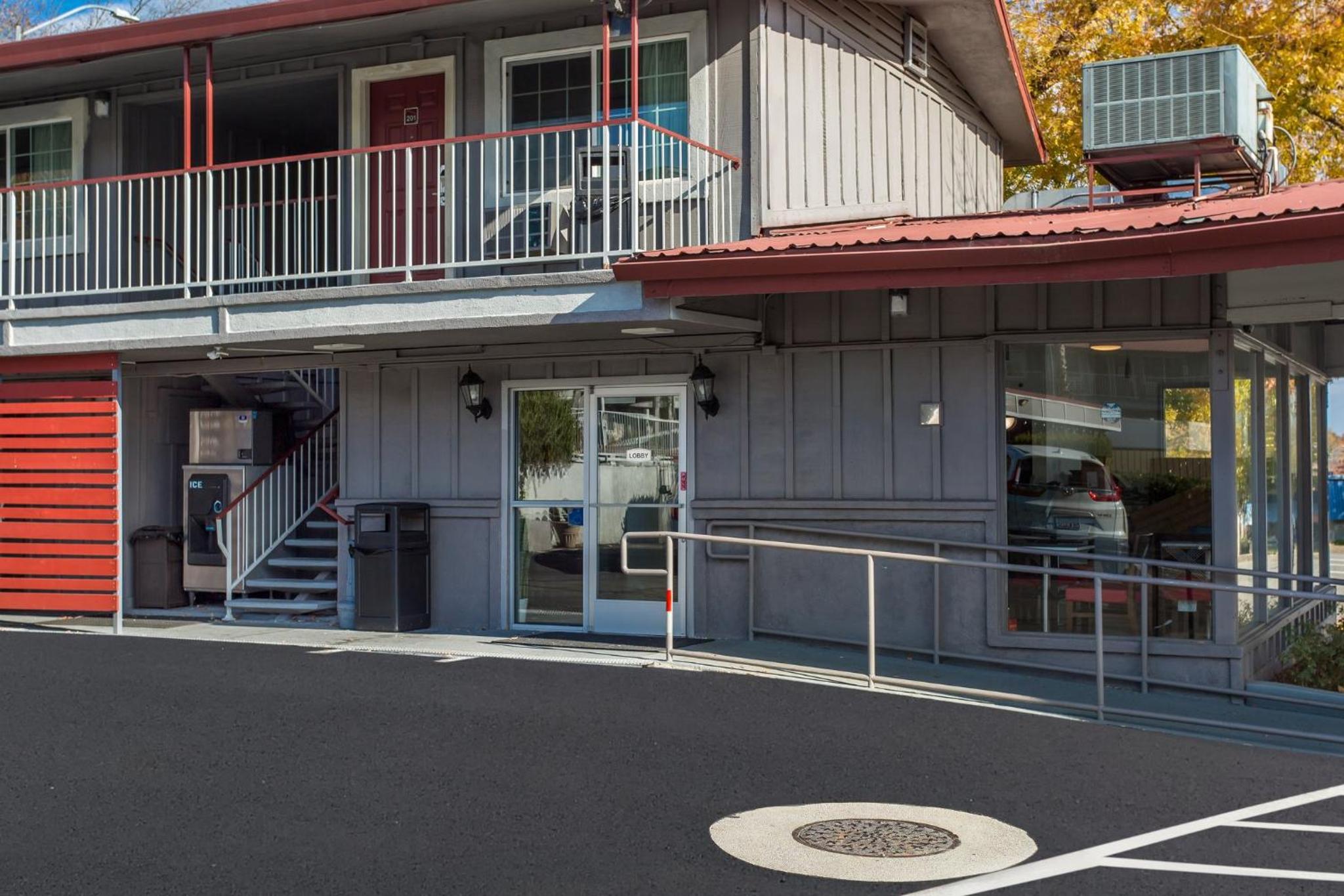 Red Roof Inn Redding