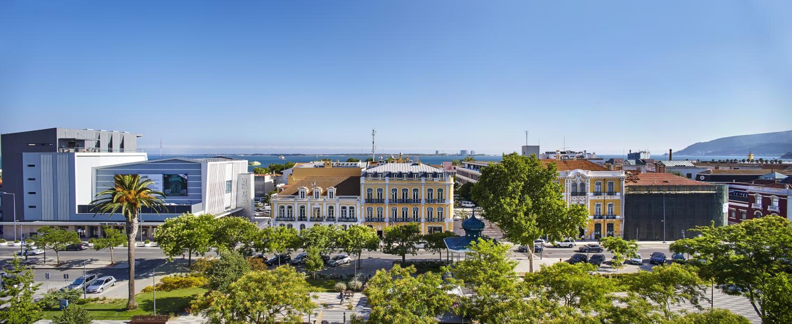 Setubal Vacations - Luna Esperanca Centro Hotel - Property Image 2