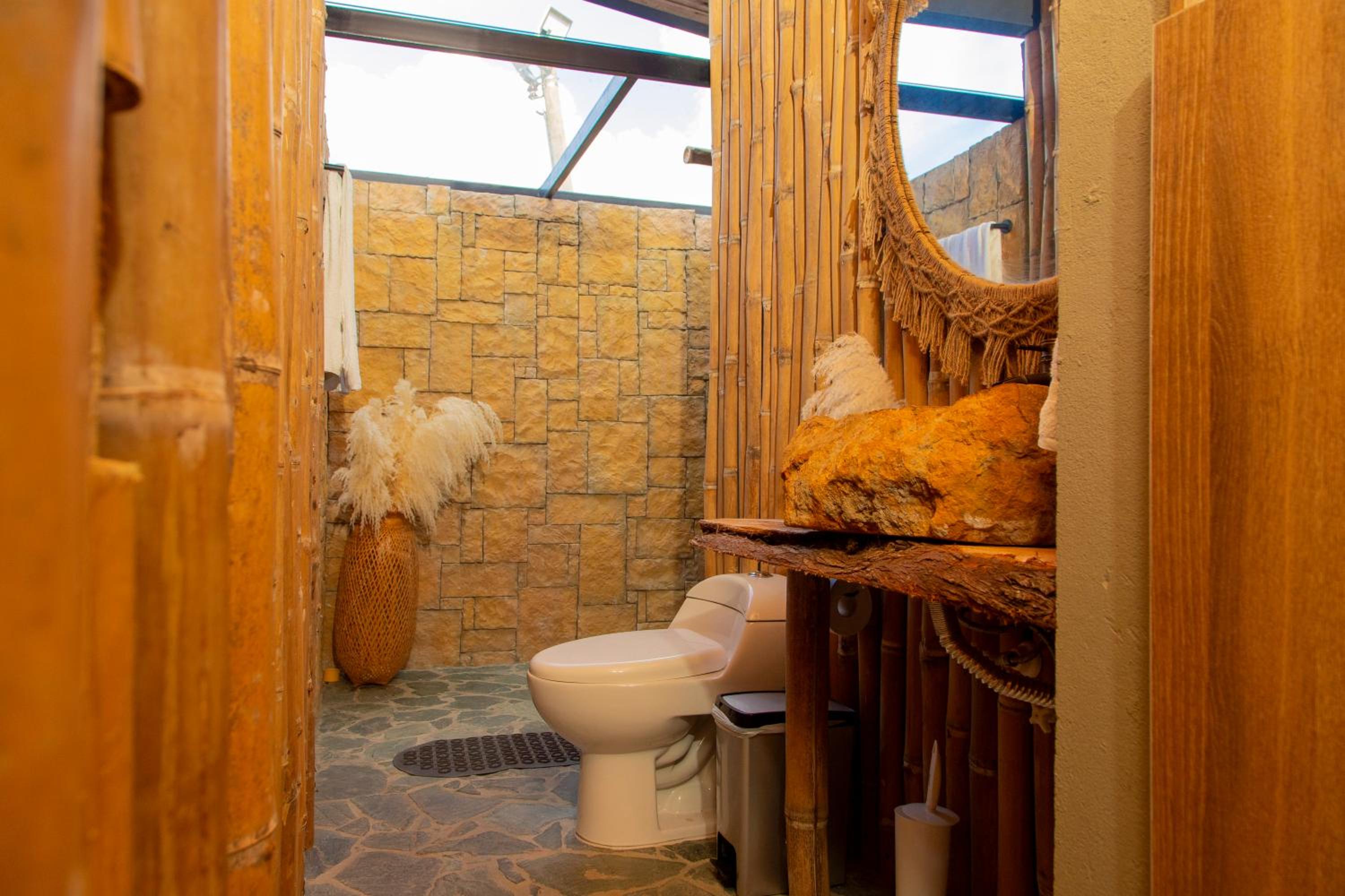 Glamping en Guatape Wifi Jacuzzi