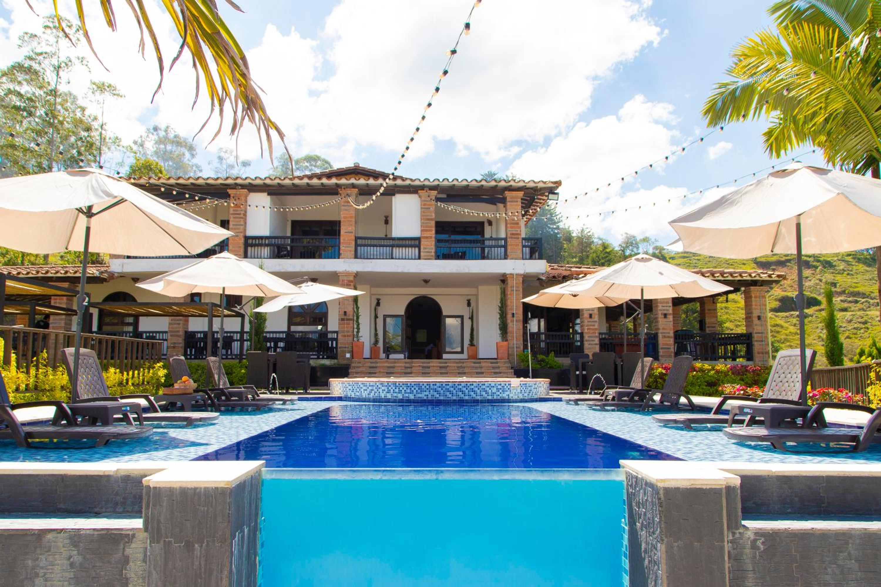 Glamping en Guatape Wifi Jacuzzi
