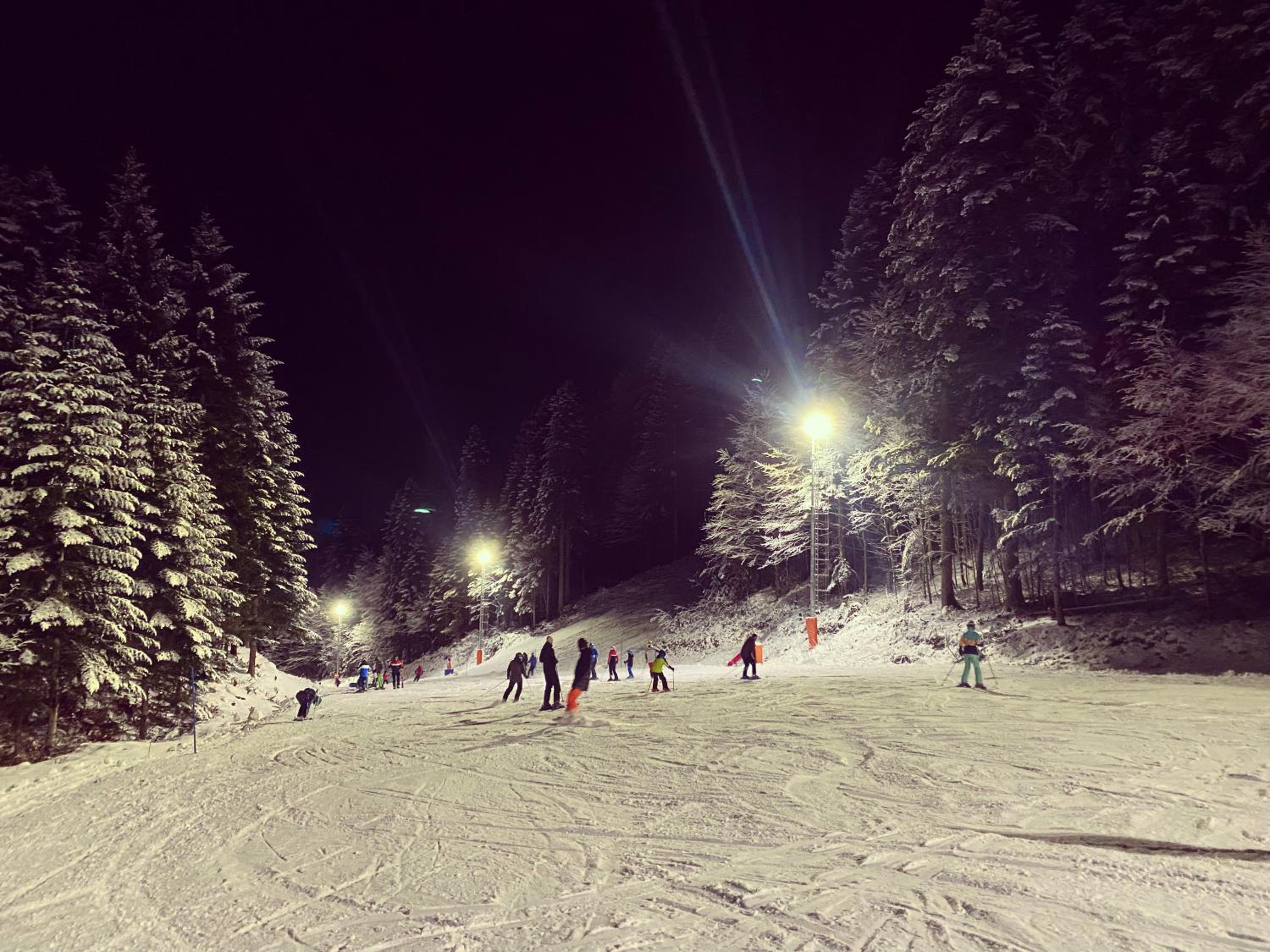 Ski, cocoa & novel apartment Bjelašnica, garage & ski room