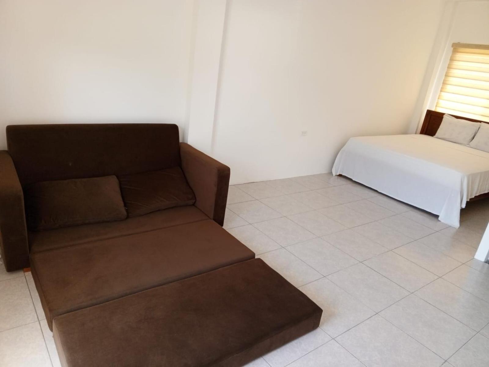 Habitaciones matrimoniales y familiares con hermosa vista al mar