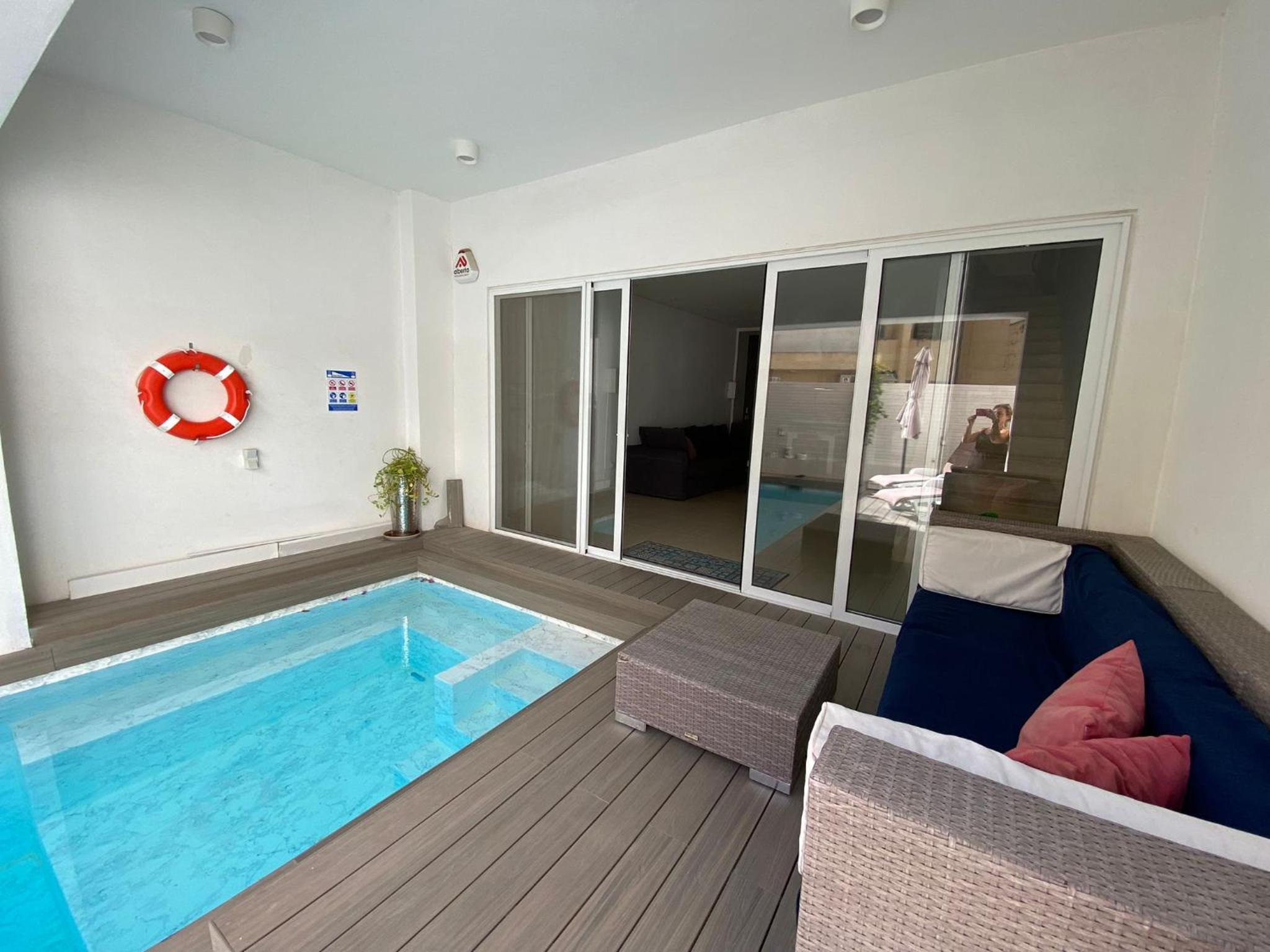 St Julians Apt with Pool photo 2