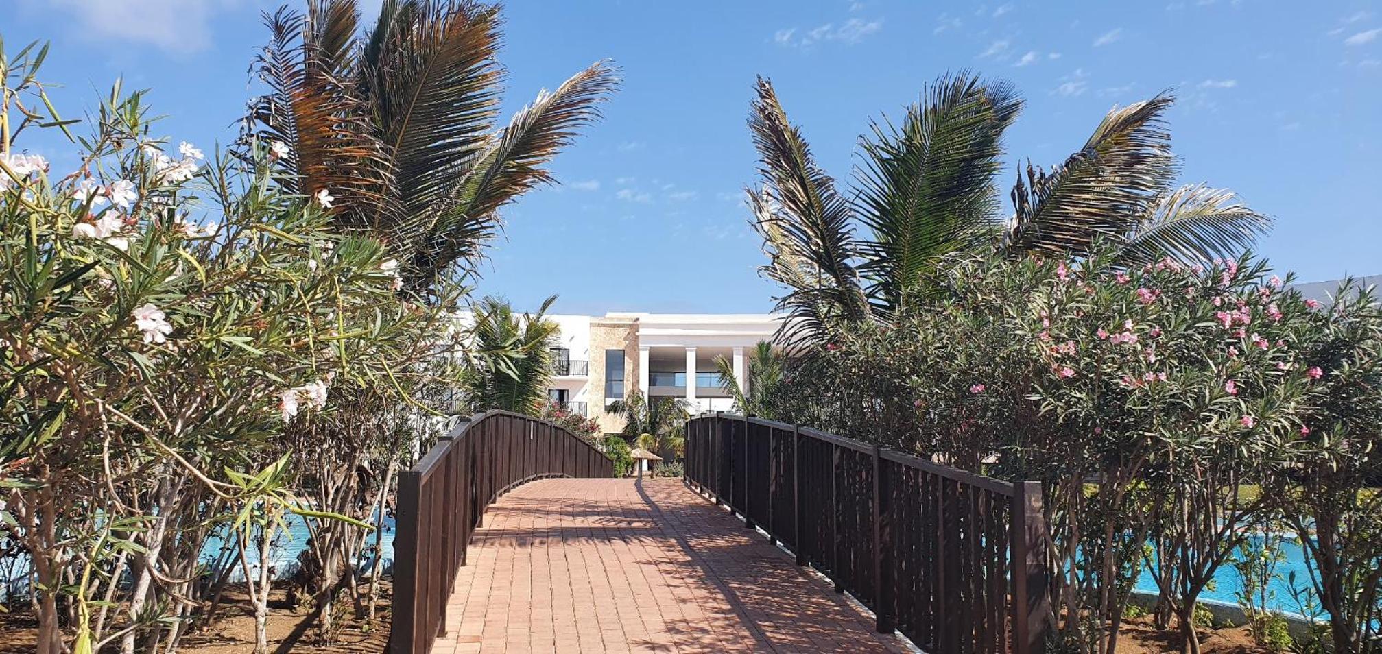 Lovely pool view 1 bed Apartment Block 6