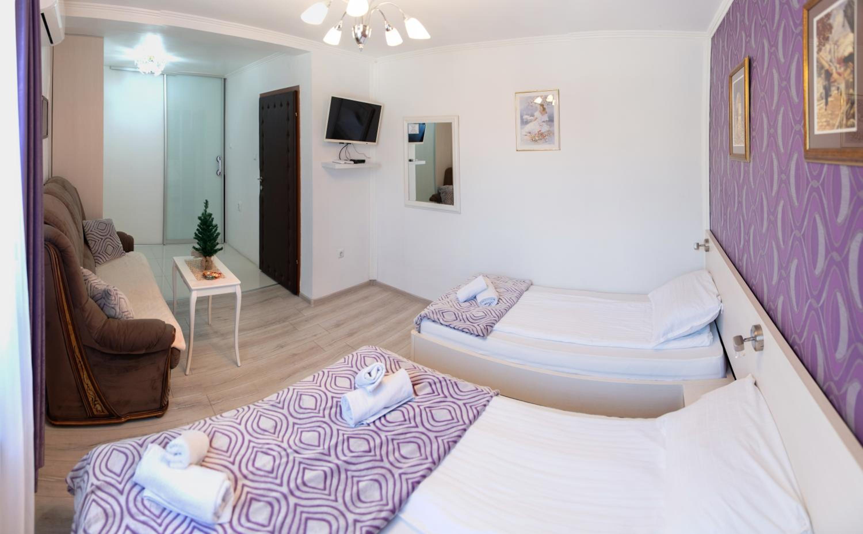 ĆIRO HOTEL -free parking