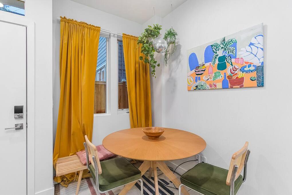 Seattle Vacations - Cozy Oasis in the heart of Capitol Hill - Property Image 5