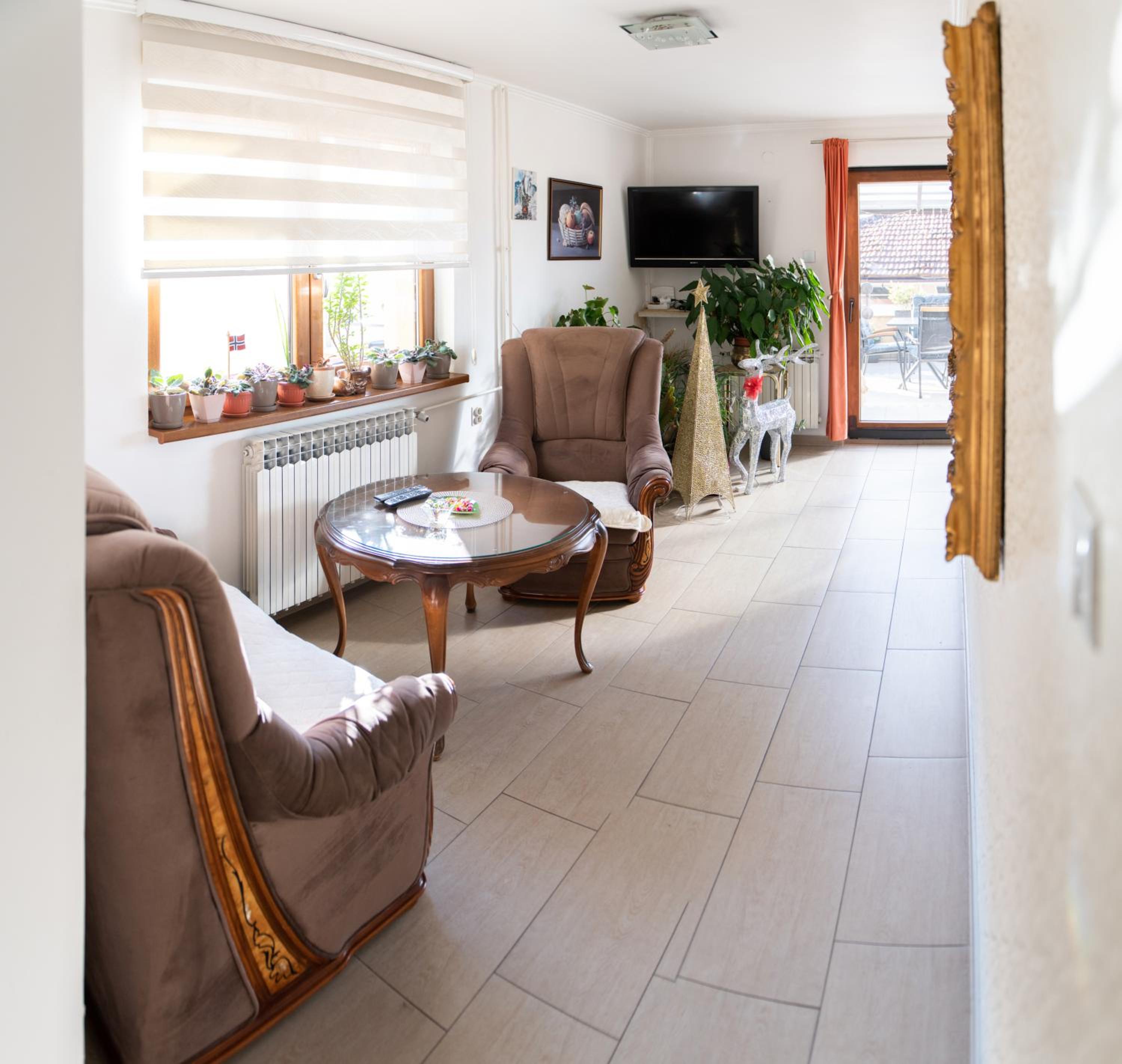 ĆIRO HOTEL -free parking