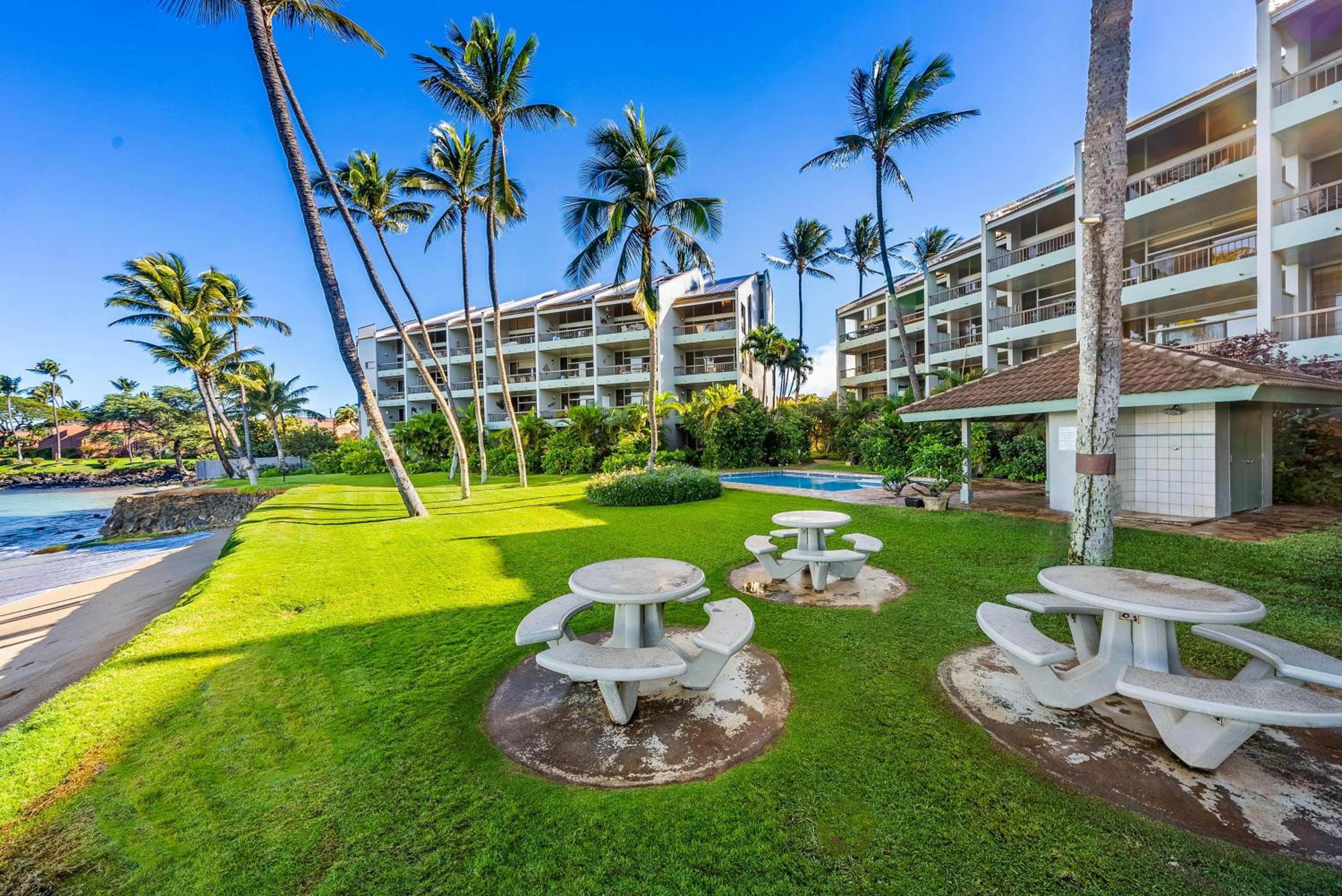 Hale Mahina A202 · HM A202 OceanFront Condo on Sandy Beach w Poo