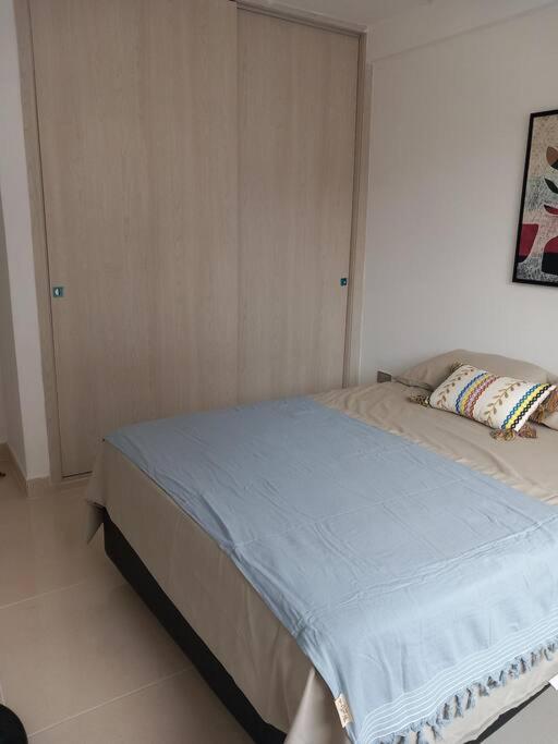 ALQUILO''APARTAMENTO COMPLETO con ZONA PRIVADA SOCIAL BARBECUE BBQ'' para FAMILIAS-3 HABITACION-2 duchas