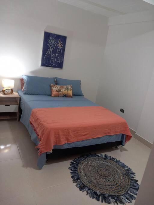 ALQUILO''APARTAMENTO COMPLETO con ZONA PRIVADA SOCIAL BARBECUE BBQ'' para FAMILIAS-3 HABITACION-2 duchas