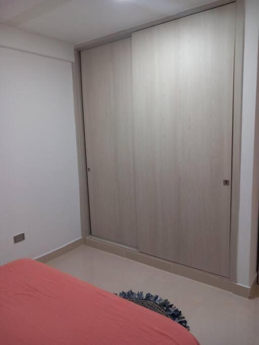 ALQUILO''APARTAMENTO COMPLETO con ZONA PRIVADA SOCIAL BARBECUE BBQ'' para FAMILIAS-3 HABITACION-2 duchas