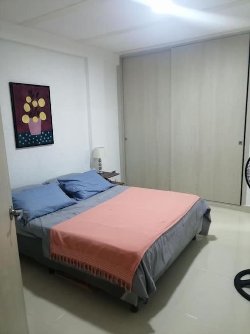 ALQUILO''APARTAMENTO COMPLETO con ZONA PRIVADA SOCIAL BARBECUE BBQ'' para FAMILIAS-3 HABITACION-2 duchas