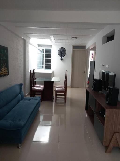ALQUILO''APARTAMENTO COMPLETO con ZONA PRIVADA SOCIAL BARBECUE BBQ'' para FAMILIAS-3 HABITACION-2 duchas