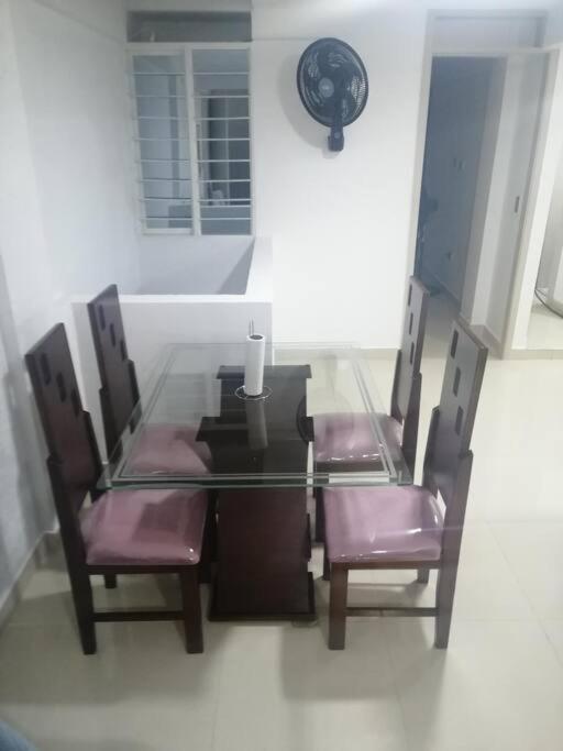 ALQUILO''APARTAMENTO COMPLETO con ZONA PRIVADA SOCIAL BARBECUE BBQ'' para FAMILIAS-3 HABITACION-2 duchas