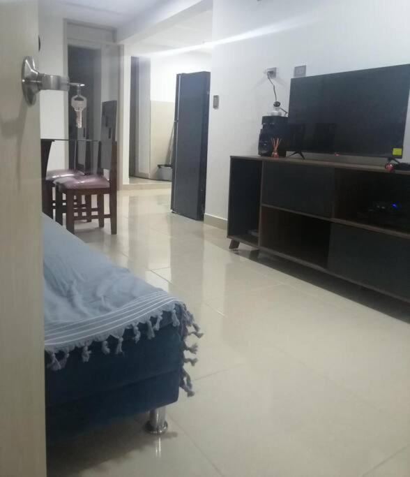 ALQUILO''APARTAMENTO COMPLETO con ZONA PRIVADA SOCIAL BARBECUE BBQ'' para FAMILIAS-3 HABITACION-2 duchas