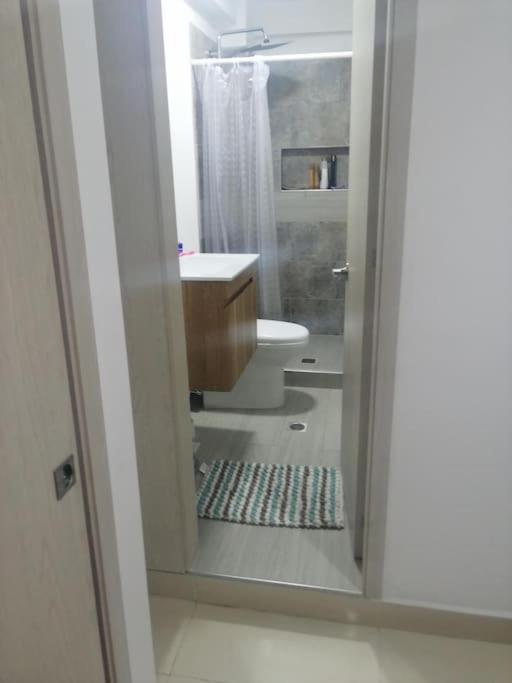 ALQUILO''APARTAMENTO COMPLETO con ZONA PRIVADA SOCIAL BARBECUE BBQ'' para FAMILIAS-3 HABITACION-2 duchas