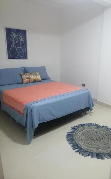 ALQUILO''APARTAMENTO COMPLETO con ZONA PRIVADA SOCIAL BARBECUE BBQ'' para FAMILIAS-3 HABITACION-2 duchas