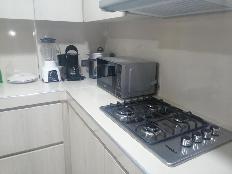 ALQUILO''APARTAMENTO COMPLETO con ZONA PRIVADA SOCIAL BARBECUE BBQ'' para FAMILIAS-3 HABITACION-2 duchas