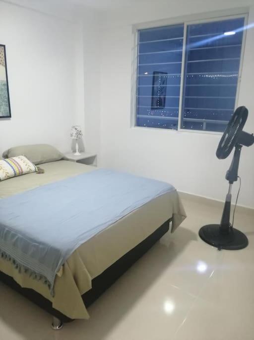 ALQUILO''APARTAMENTO COMPLETO con ZONA PRIVADA SOCIAL BARBECUE BBQ'' para FAMILIAS-3 HABITACION-2 duchas