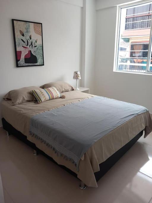ALQUILO''APARTAMENTO COMPLETO con ZONA PRIVADA SOCIAL BARBECUE BBQ'' para FAMILIAS-3 HABITACION-2 duchas