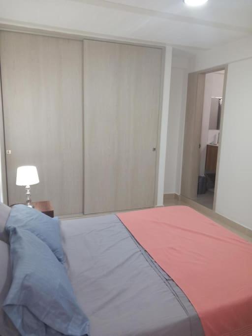 ALQUILO''APARTAMENTO COMPLETO con ZONA PRIVADA SOCIAL BARBECUE BBQ'' para FAMILIAS-3 HABITACION-2 duchas