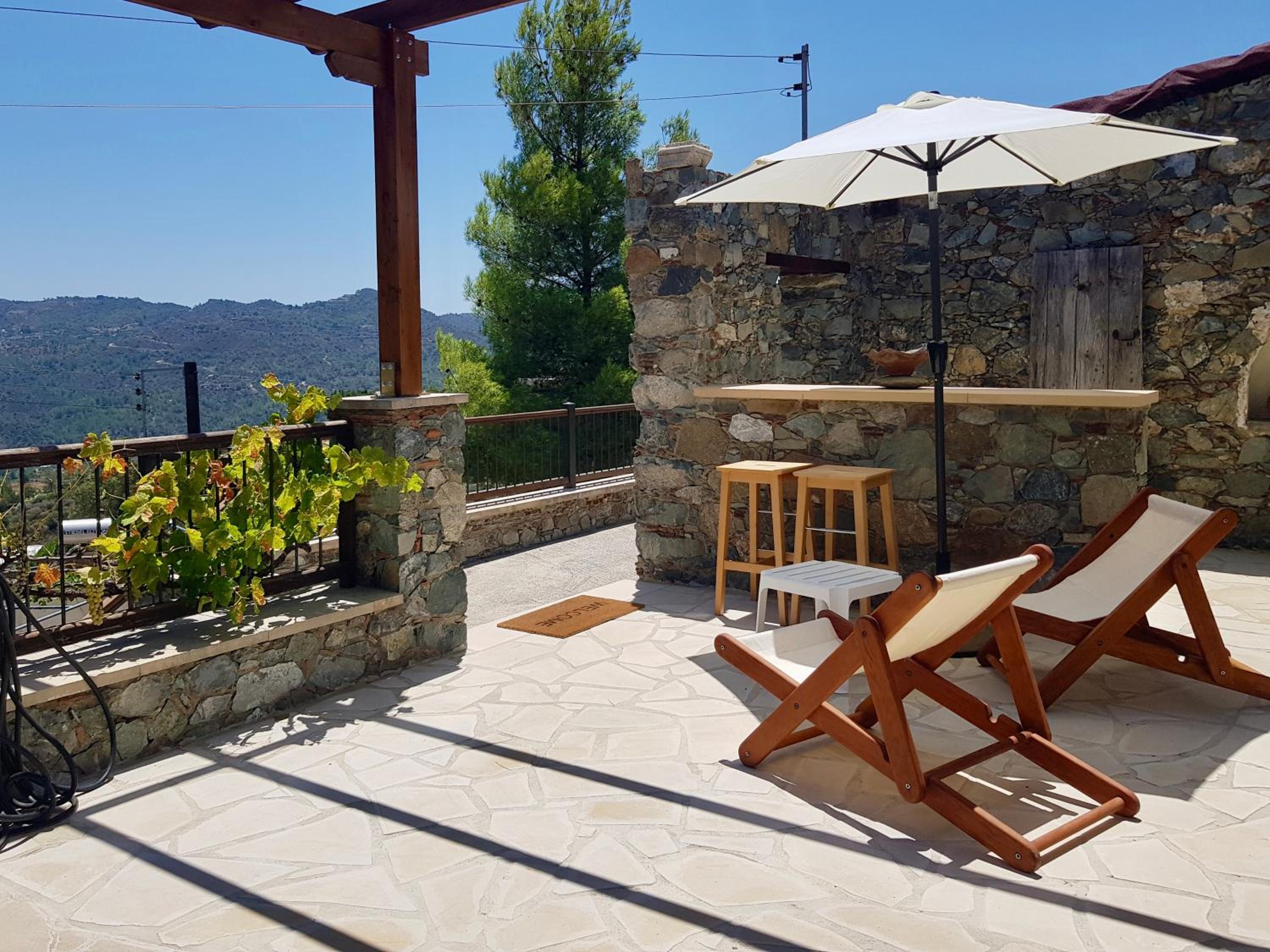 Traditional House with Mountain View - Dierona Village