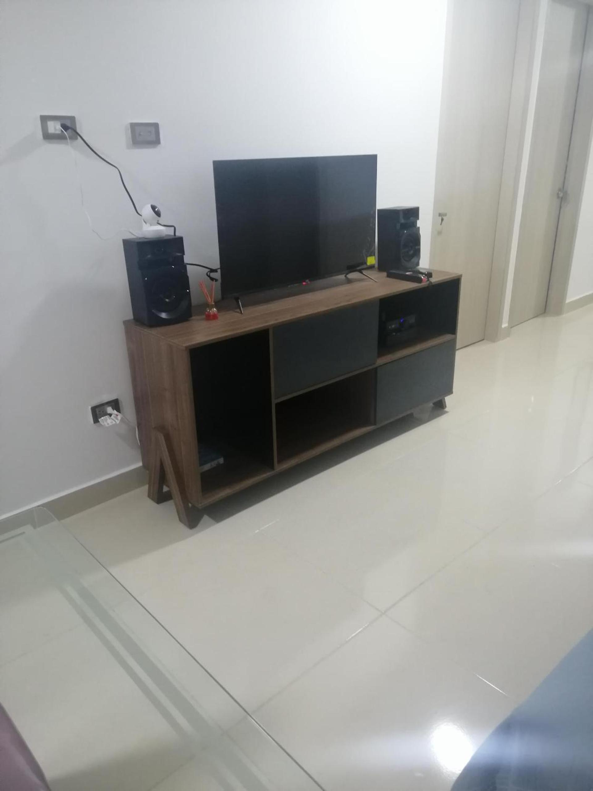 ALQUILO''APARTAMENTO COMPLETO con ZONA PRIVADA SOCIAL BARBECUE BBQ'' para FAMILIAS-3 HABITACION-2 duchas