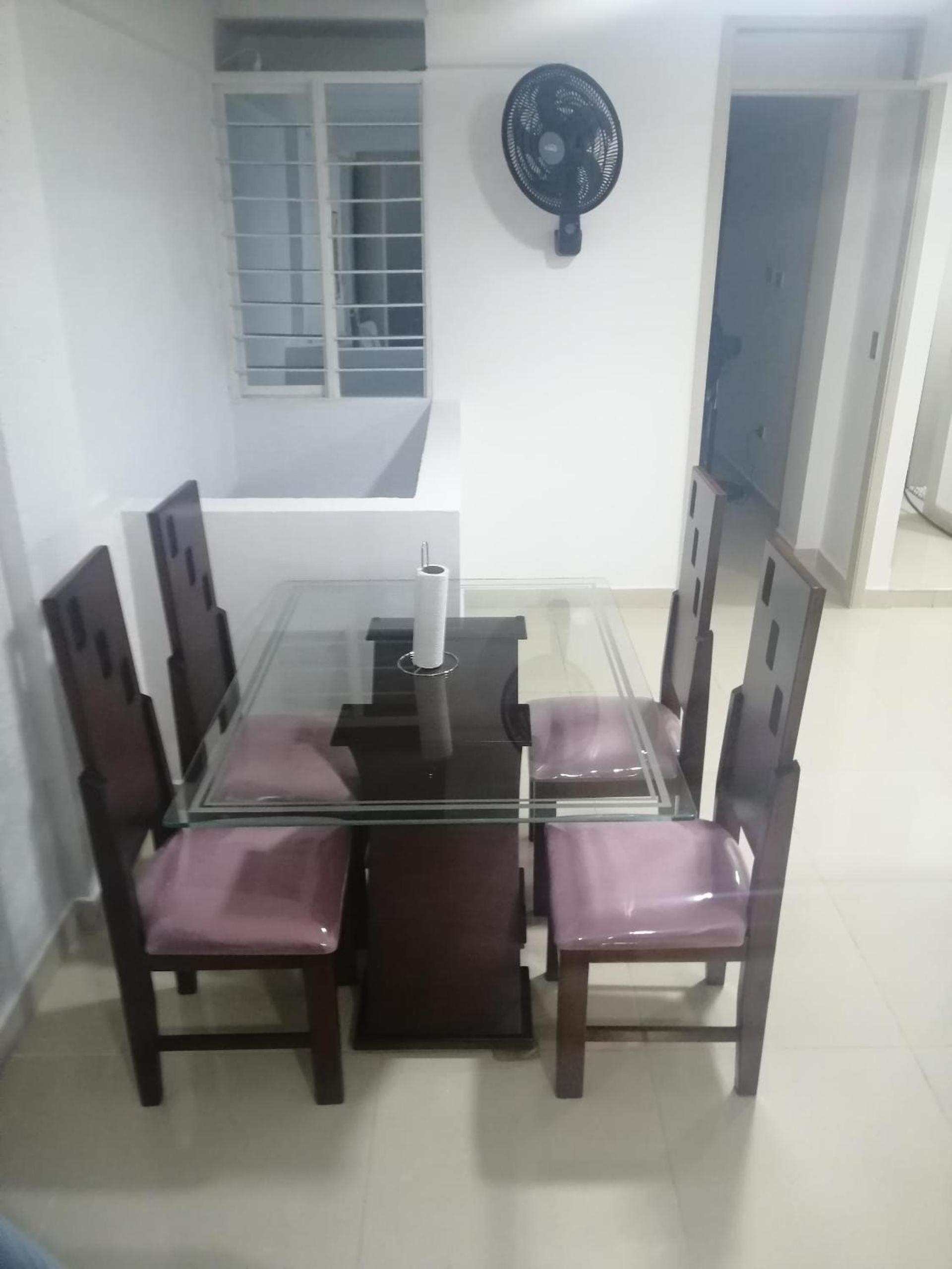 ALQUILO''APARTAMENTO COMPLETO con ZONA PRIVADA SOCIAL BARBECUE BBQ'' para FAMILIAS-3 HABITACION-2 duchas