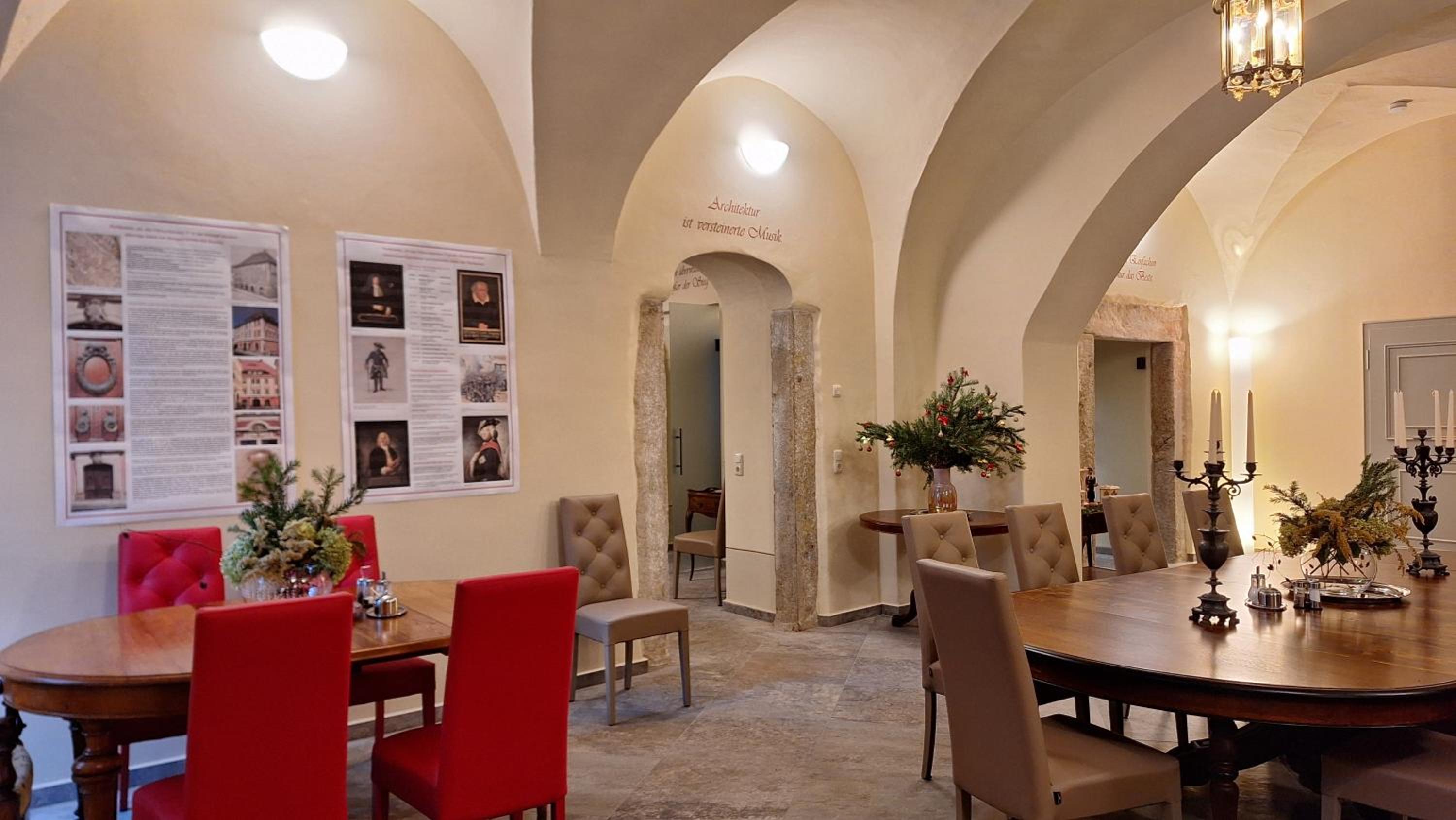 Stadtpalais Bellevue-Suite 3- Zimmer- Maisonettewohnung mit Dachterrasse maximal 4 Personen