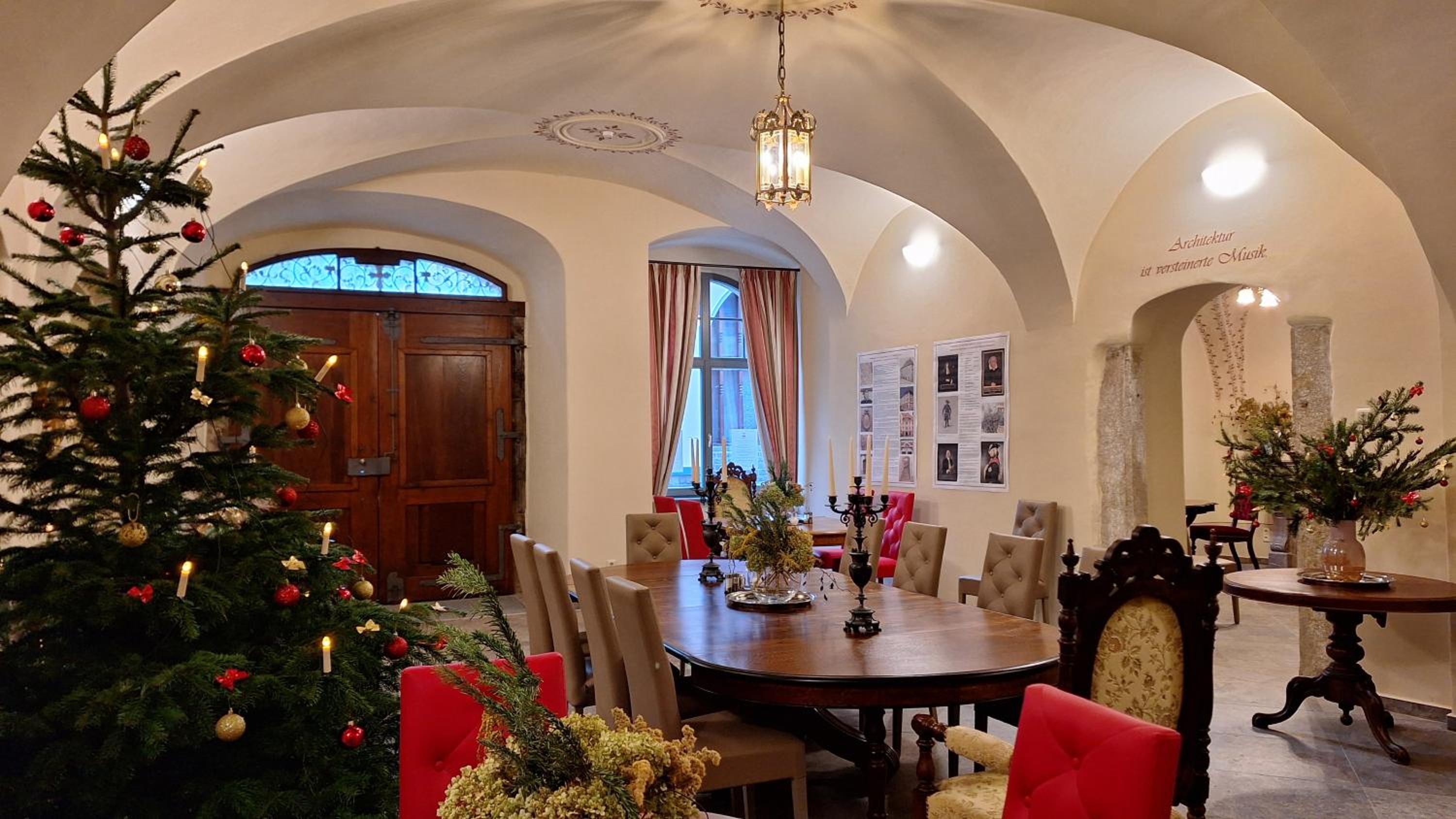 Stadtpalais Bellevue-Suite 3- Zimmer- Maisonettewohnung mit Dachterrasse maximal 4 Personen