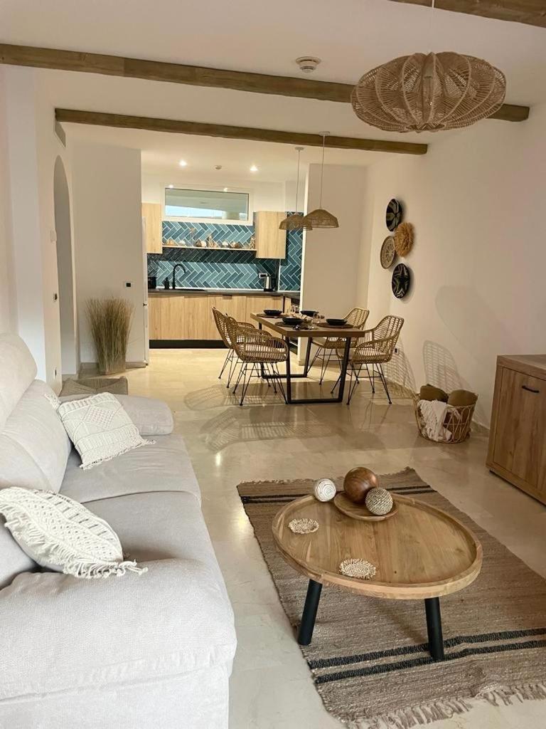 El Nautico Coral Suite - Oceanview Escape