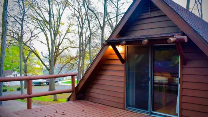 The Overlook at Lake Koshkonong - Lake Home Log Cabin view 3