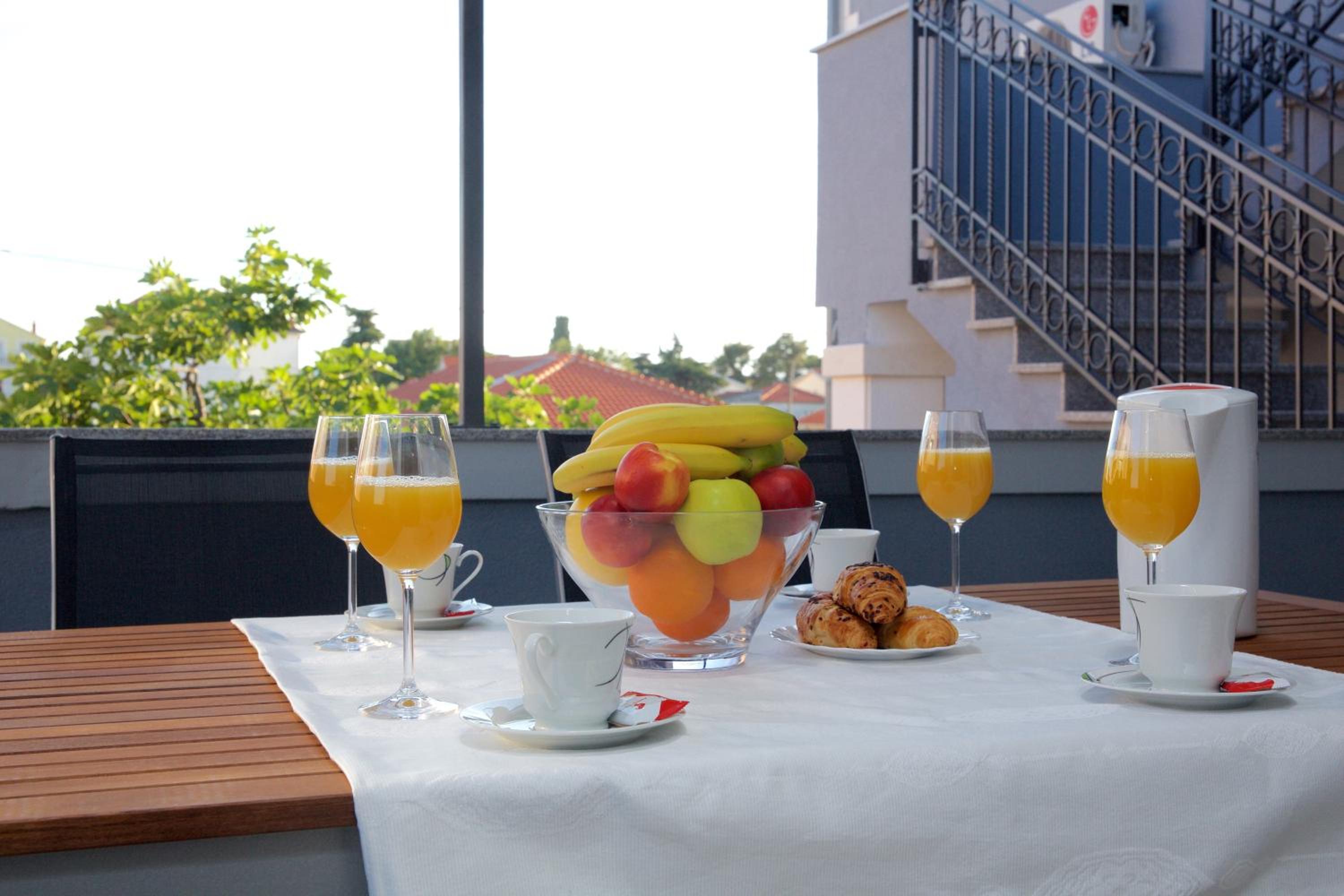 Banić Apartments with pool view 4