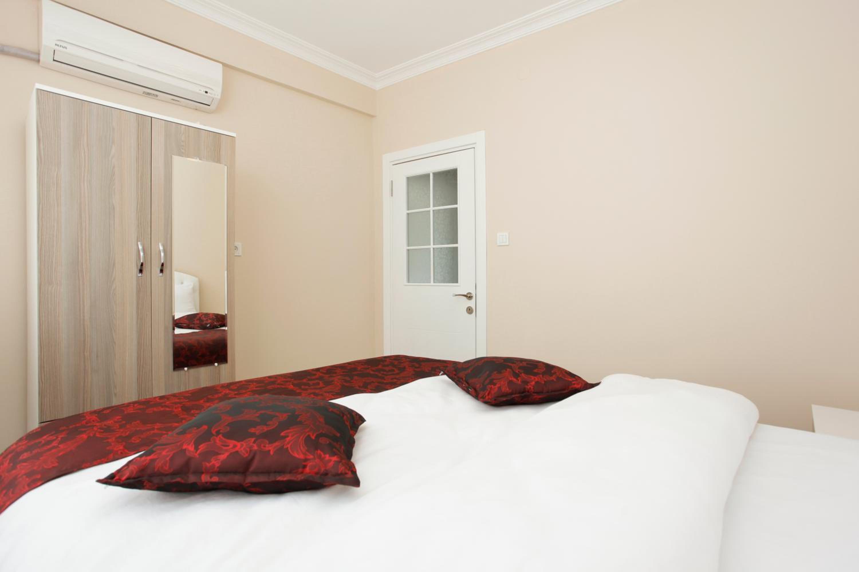 Blue Sultan Apart - Image 10