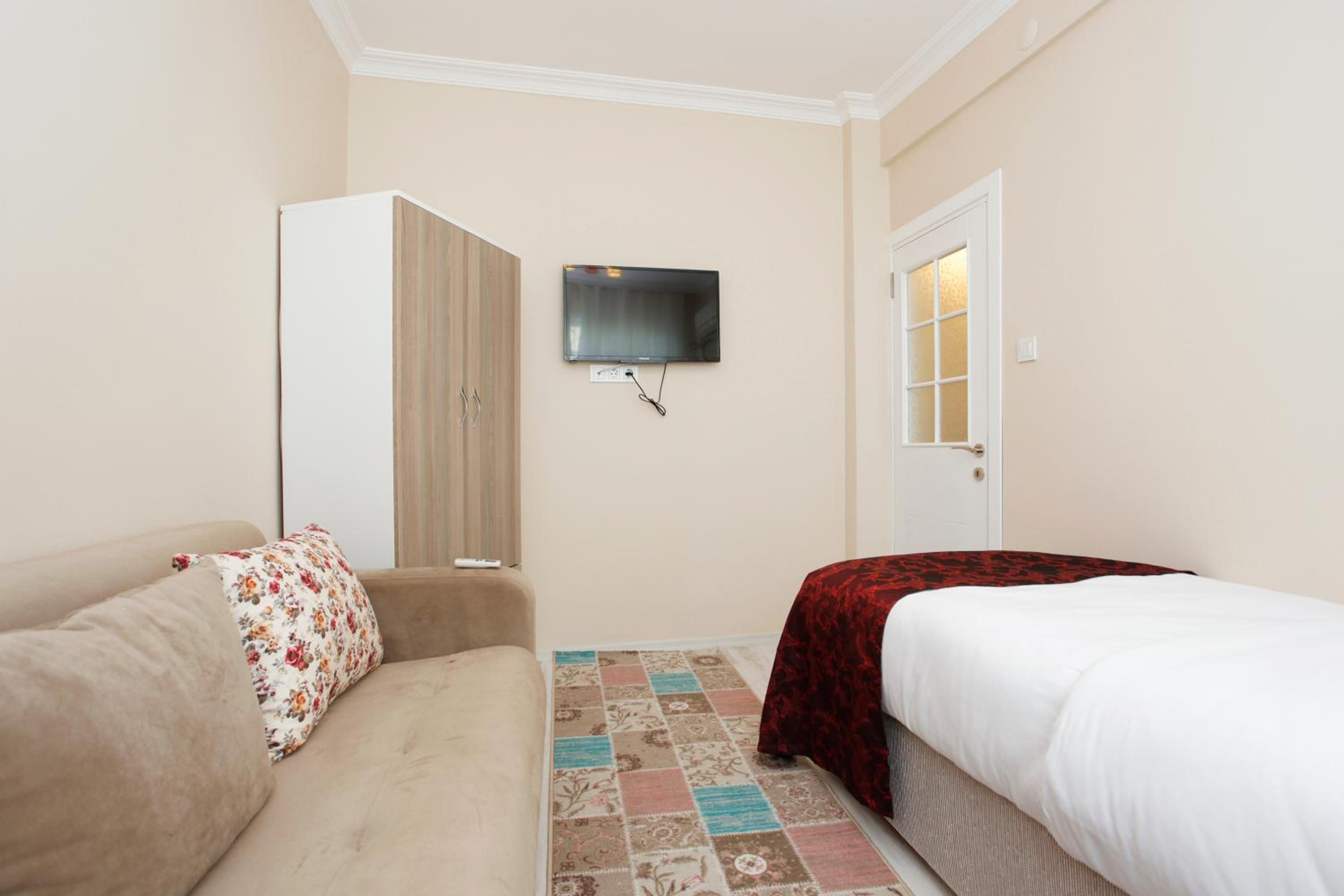 Blue Sultan Apart - Image 16