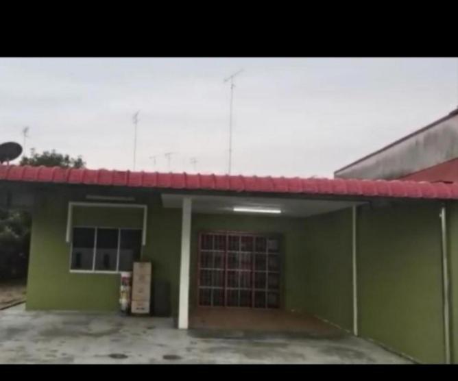 Jauharee Homestay Muar Entire Home photo 3