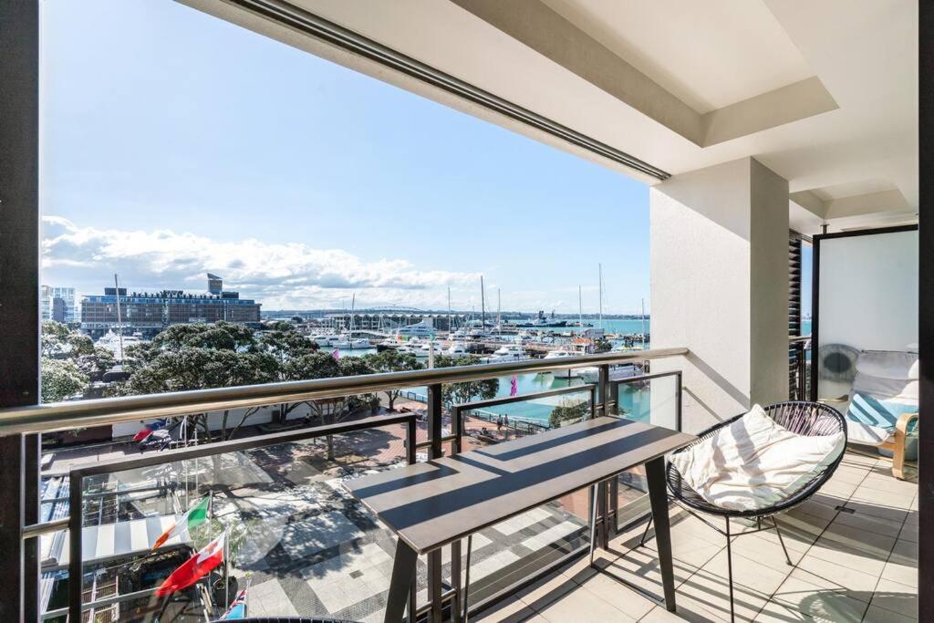 A Luxury Waterfront Nest Above Viaduct Harbor view 3